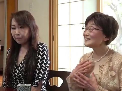 Japon Büyükanne Eski Kocasını Sikiyor